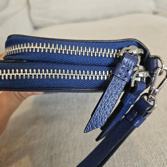 Almost new Kate Spade wallet wristlet - Picture 3 of 15